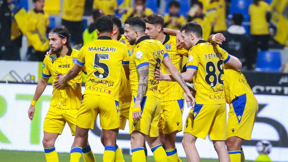 Петков с цял мач и жълт картон при загуба на Ал-Таавон