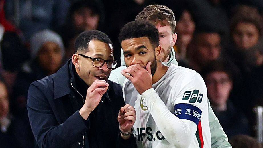 Росиниър за новия договор на Джеймс, инцидента с Педро Нето и възможния обрат срещу ПСЖ