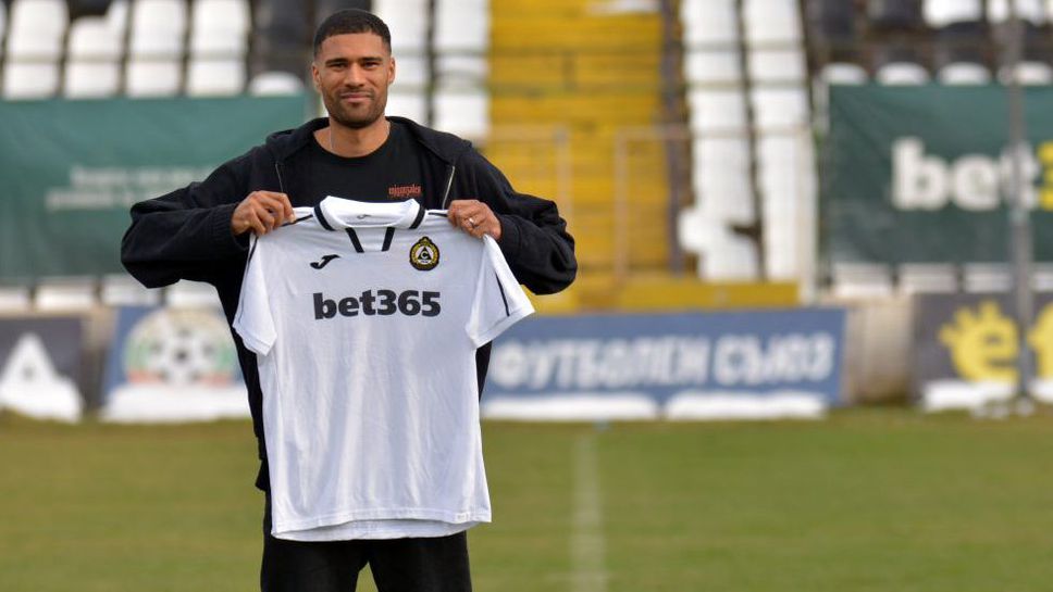 Славия представи бивш ас на Локомотив (Пд) и Локомотив (Сф), крило се завърна при "белите"