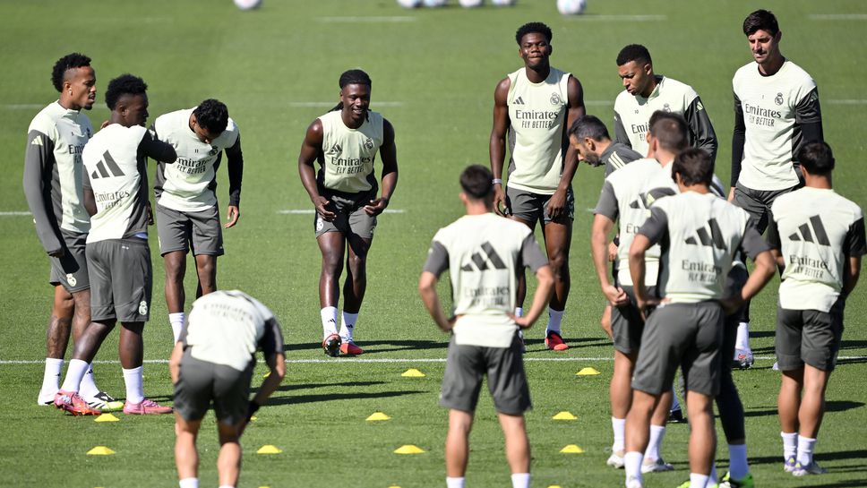 Реал кацна в Казахстан, летището в Алмати посрещна “кралете” церемониално