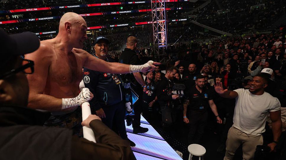 Антъни Джошуа не избърза да приеме предизвикателството на Тайсън Фюри