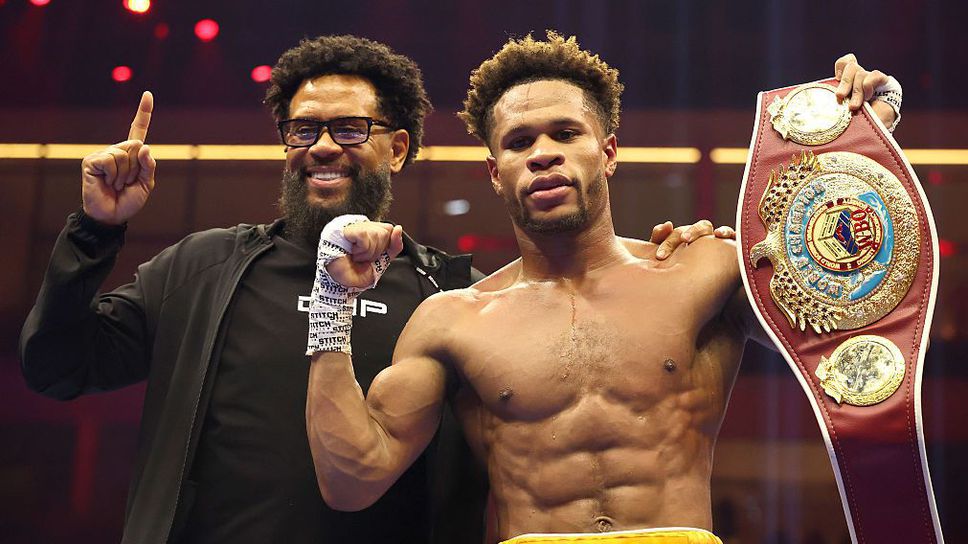 Девин Хейни свали Брайън Норман-младши в нокдаун и стана шампион в трета категория