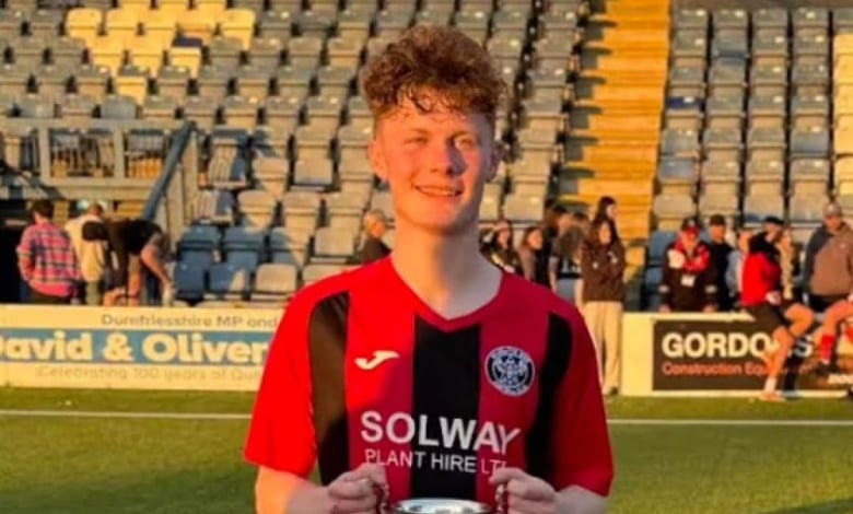 19-годишен с рак в четвърти стадий не спира да бележи голове