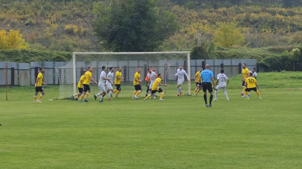 Бенковски се завърна към победите, Ботев (Нови пазар) недоволни от съдийството