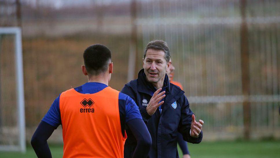 Селекционерът на Косово: Повикал съм най-добрите