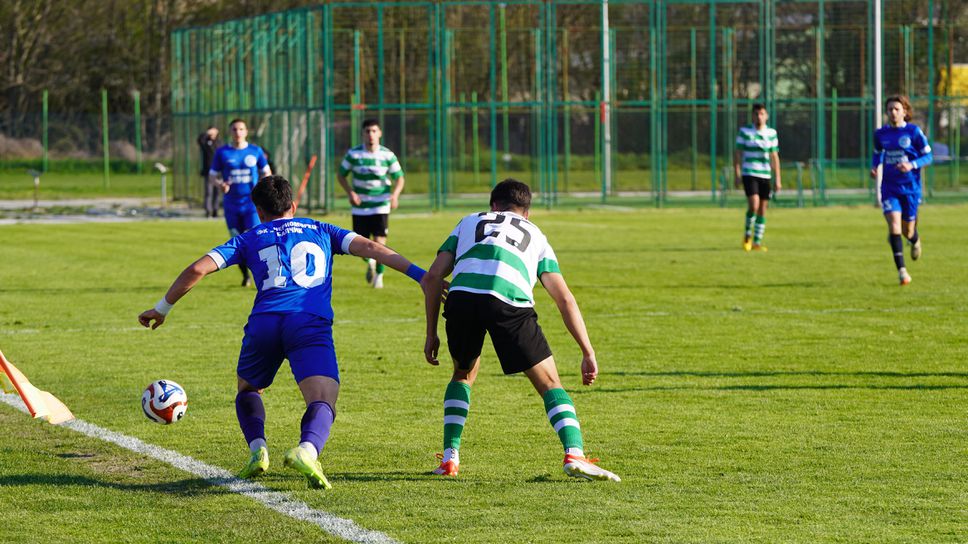 Седем гола и два червени картона в Аксаково при успех на Черно море II
