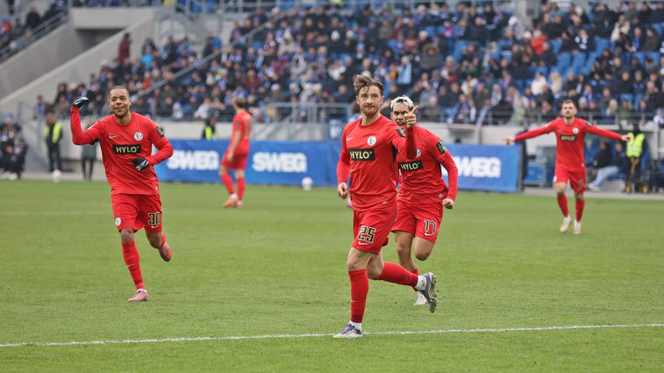 Лукас Петков се разписа при драматична победа на Елверсберг