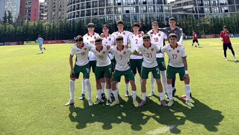 България (U17) с тежка загуба от Албания в контрола