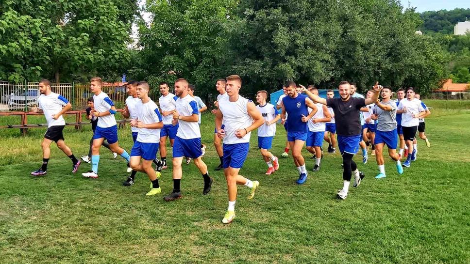 Насрочиха старта на Академик (Свищов)