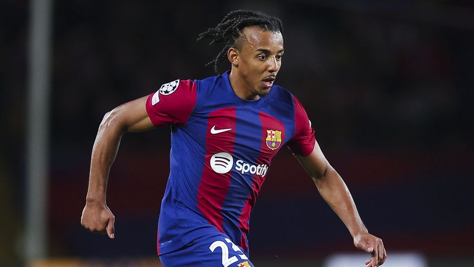 Ман Юнайтед и Челси подновяват интереса си към Жул Кунде