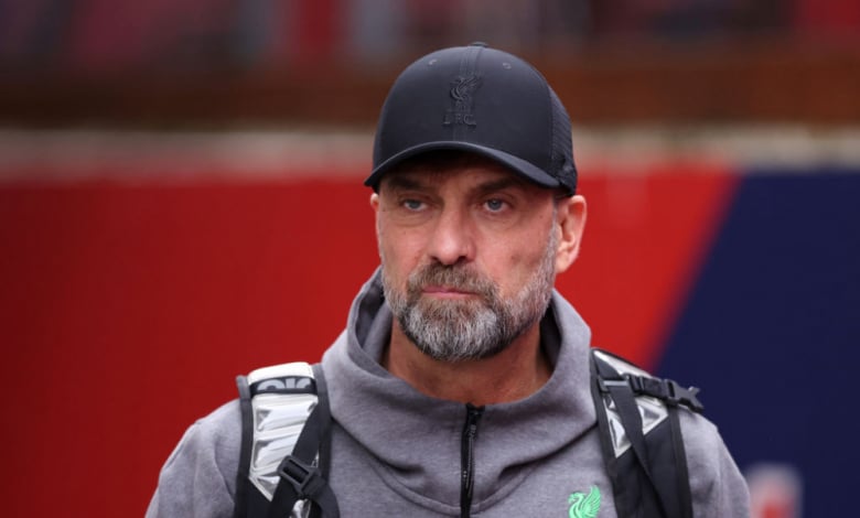 Клоп задмина сър Алекс Фъргюсън