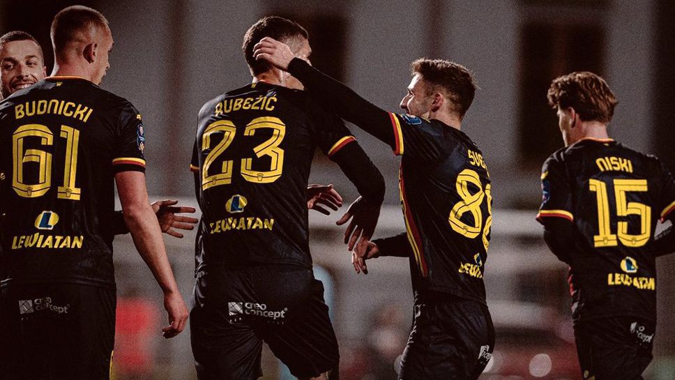 Владо Николов се разписа за успех на Корона за Купата на Полша