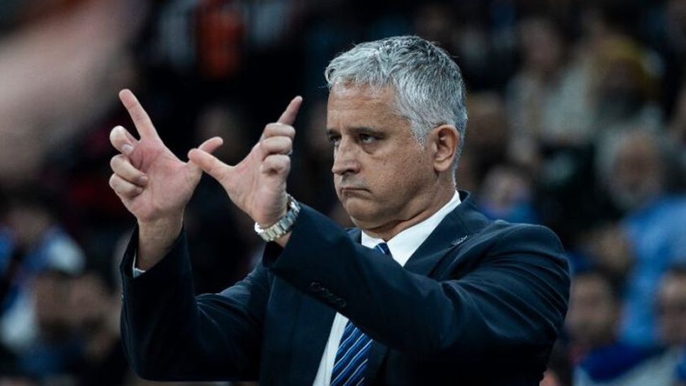 Анадолу Ефес остана без старши треньор