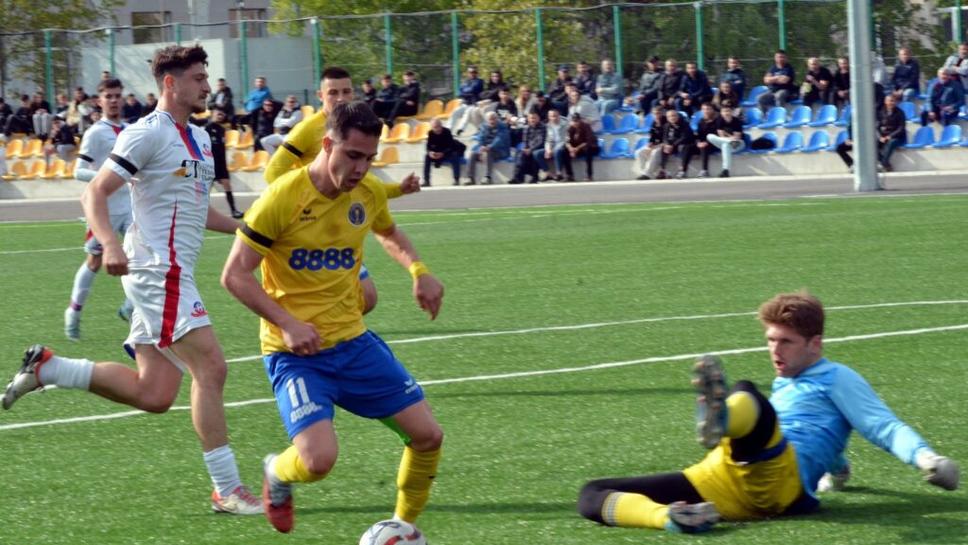 Нападател се завърна в Светкавица 2014