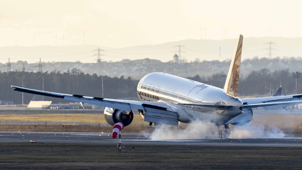 Бивши национали на Испания евакуирани от Катар