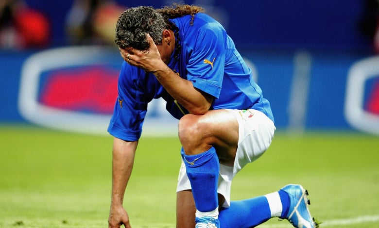 Разбиха главата на футболна легенда при въоръжен обир в дома му