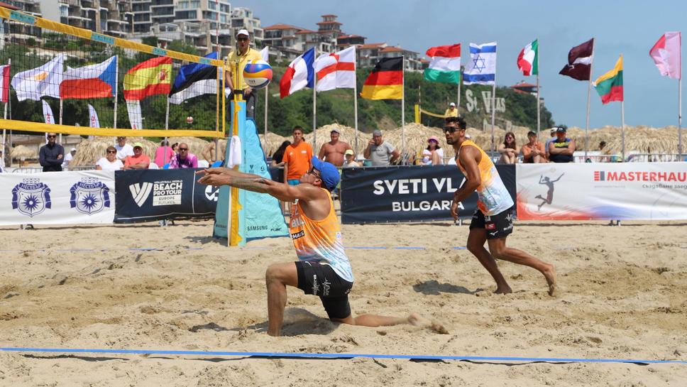 Калчев и Механджийски продължават битката за медалите на Свети Влас Beach Pro Tour