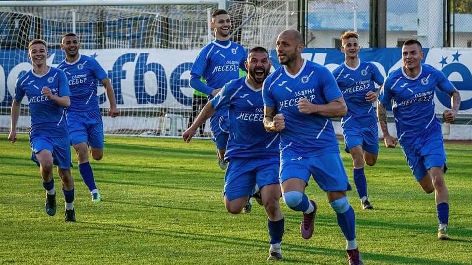 Несебър елиминира Созопол след драма с дузпи