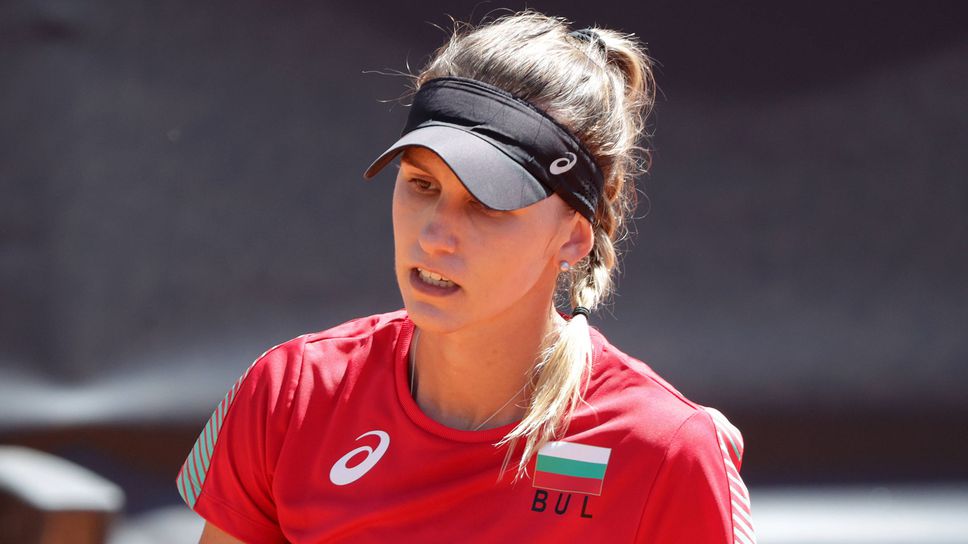 Топалова с победа в Испания, загуба за Каратанчева