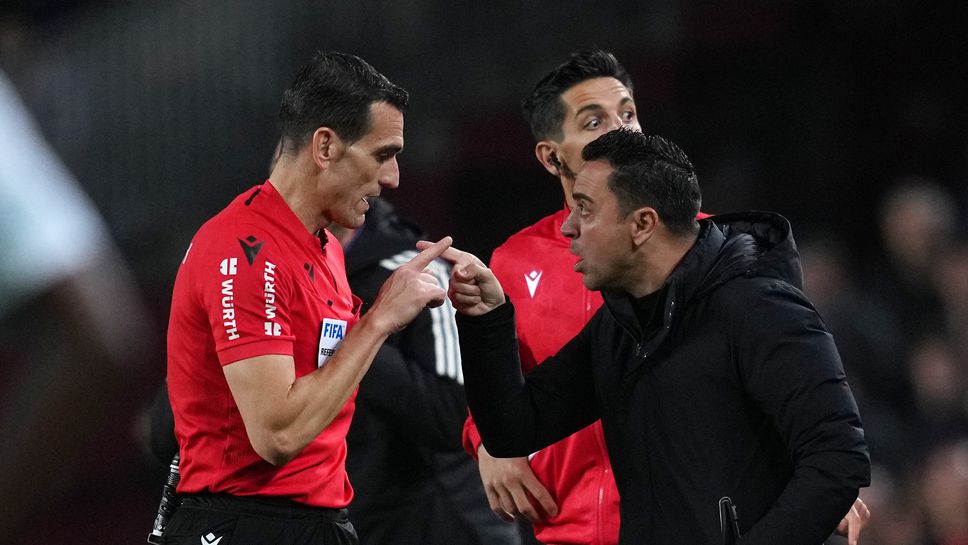 Съдията от две от най-странните дербита между Реал и Барселона в последните години ще свири финала