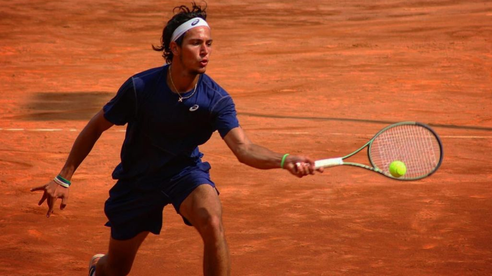 Триумф за Антъни Генов в Анже