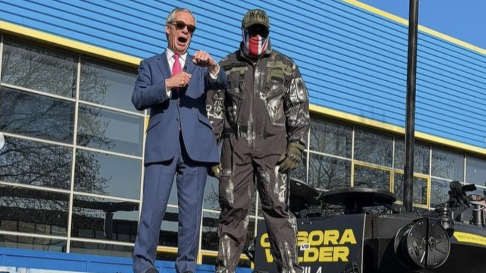 Чисора пристигна с танк за пресконференцията с Уайлдър