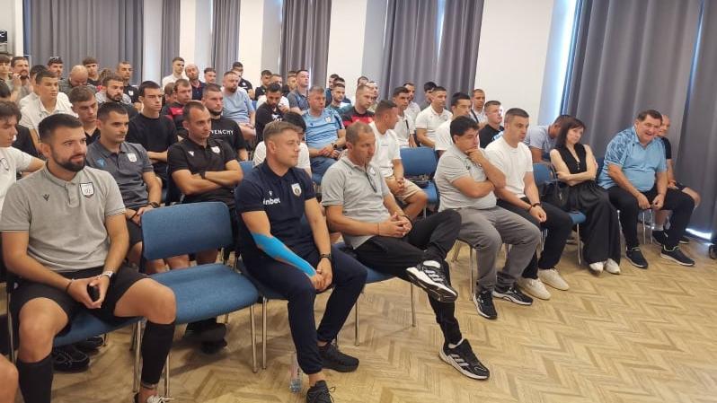 БФС в серия от срещи с делегати и съдии за повишаване на стандартите в Елитните групи