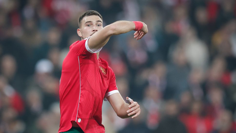 Атанас Чернев е първият футболист, който си вкарва два автогола за националния отбор