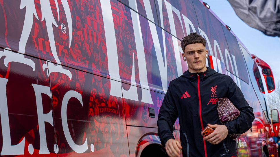 Съставите на Брайтън и Ливърпул, Слот е направил две промени