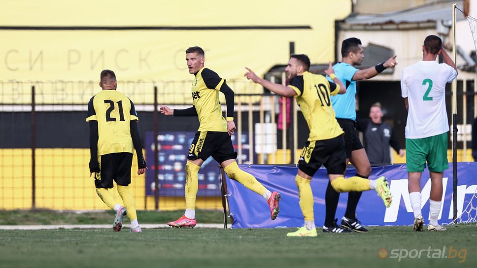 Миньор без двама основни играчи срещу лидера