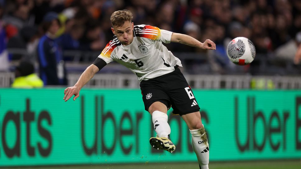 Кимих да продължи като десен бек, препоръча Швайнщайгер