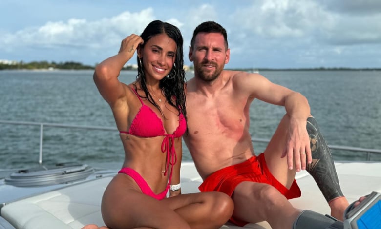 Жената на Меси пръска сексапил на яхта СНИМКИ