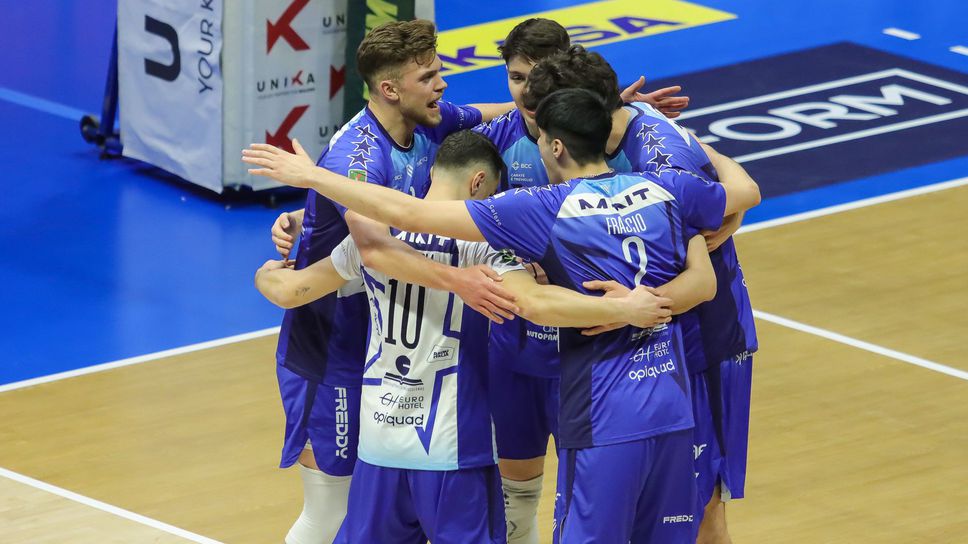 Силен Жасмин Величков със 17 точки, Монца изпусна Перуджа във втория 1/4-финал