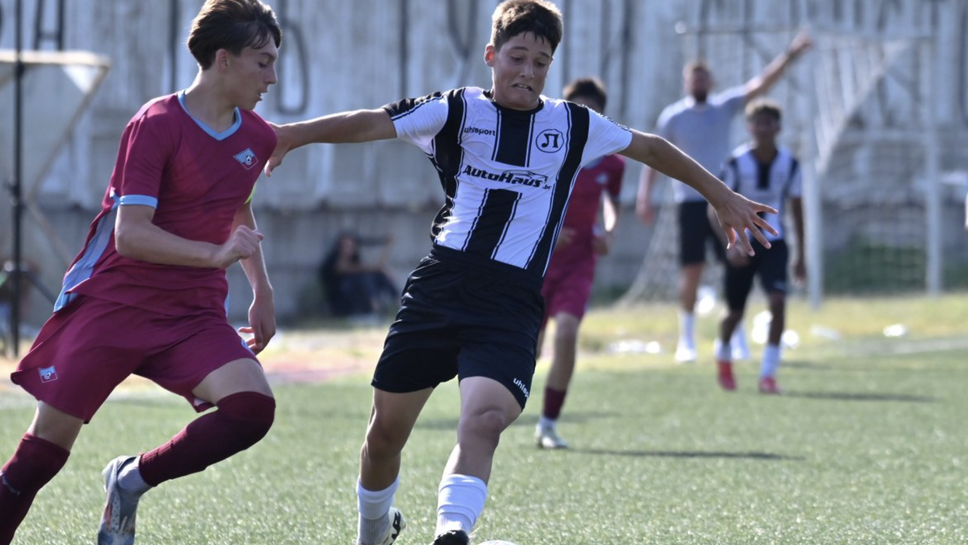 Локомотив Пловдив записа чиста победа над Септември при U15