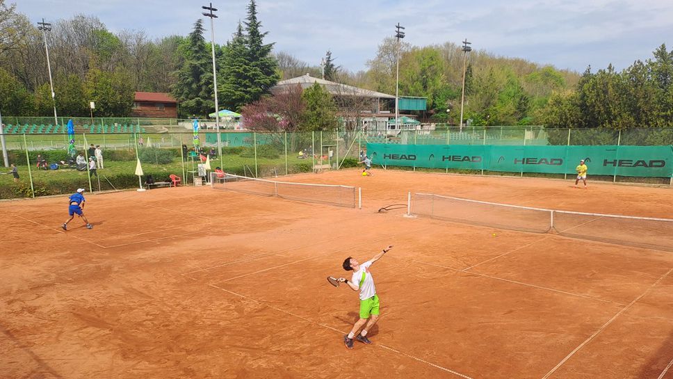 Пет българчета се класираха за втори кръг на турнир от категория J200 на ITF в Хасково