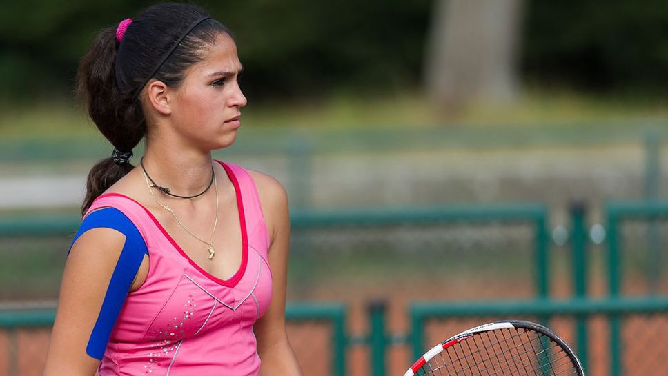 Шиникова загуби и на сингъл, и на двойки в Египет