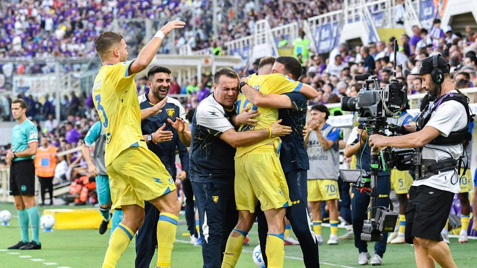 Фиорентина бе унизен от новак на големия си празник