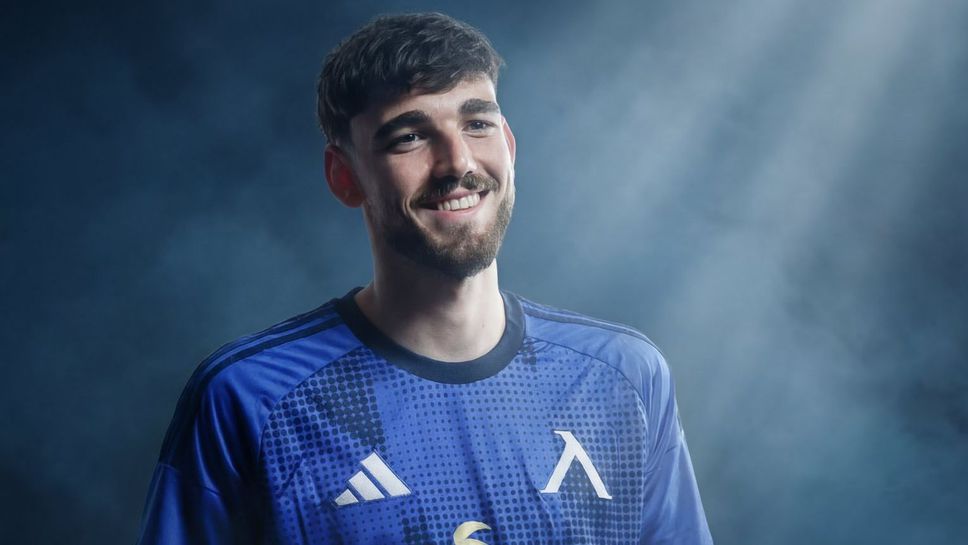 Левски с новия в Бистрица (групата на "сините")