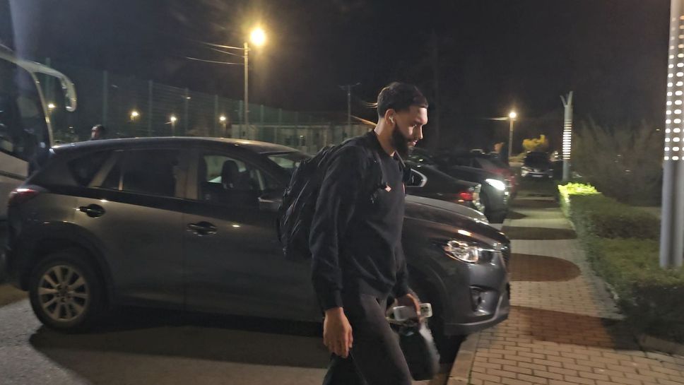 На живо от Ботевград: Апоел пристигна в залата за големия мач