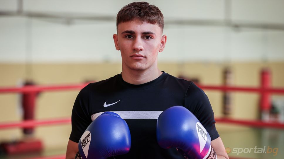 Викторио Илиев на четвъртфинал след категорична победа