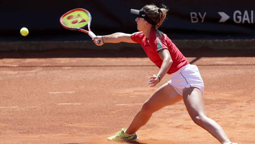 Гергана Топалова продължава в Анталия и на сингъл