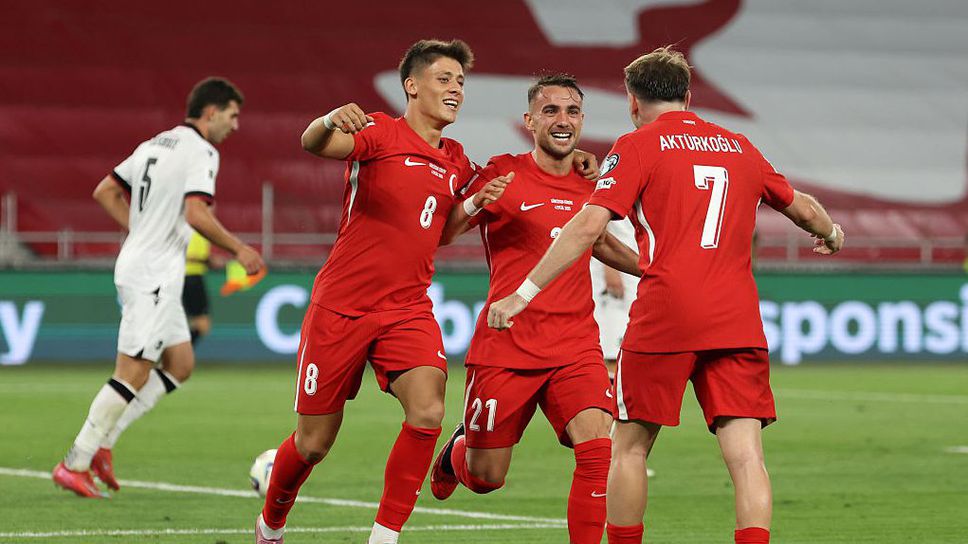 Турция с всичките си големи звезди срещу България