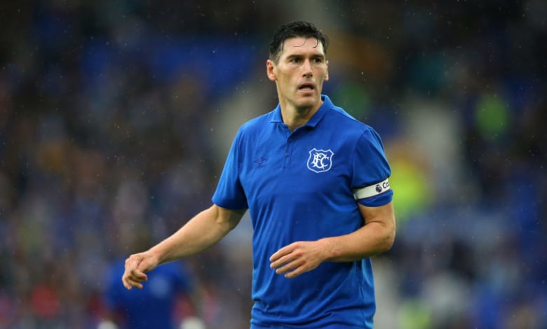 Рекордьор във Висшата лига и шампион с Ман Сити ще играе в 11-а дивизия