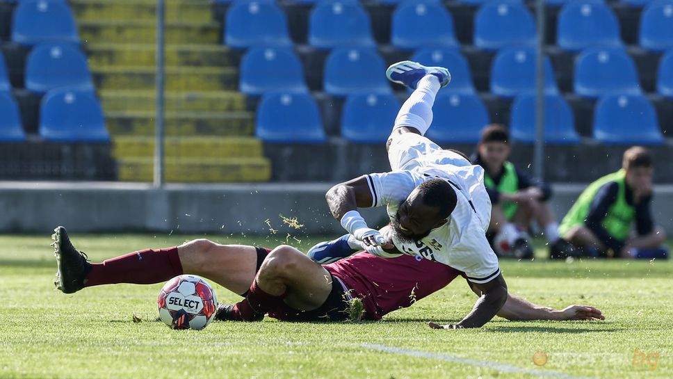 Бивш "сокол" полетя успешно в Малта