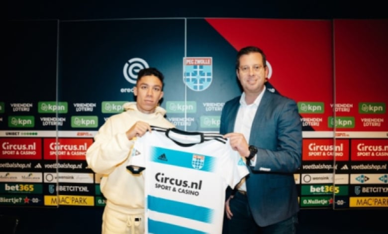 Филип Кръстев титуляр при загуба в Ередивизи