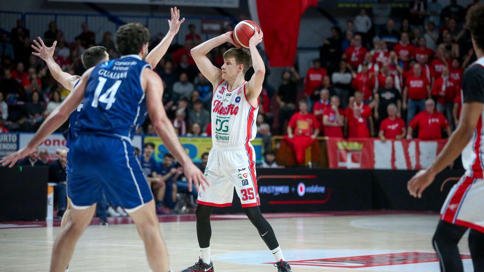 Алипиев с добър мач за победа на Местре