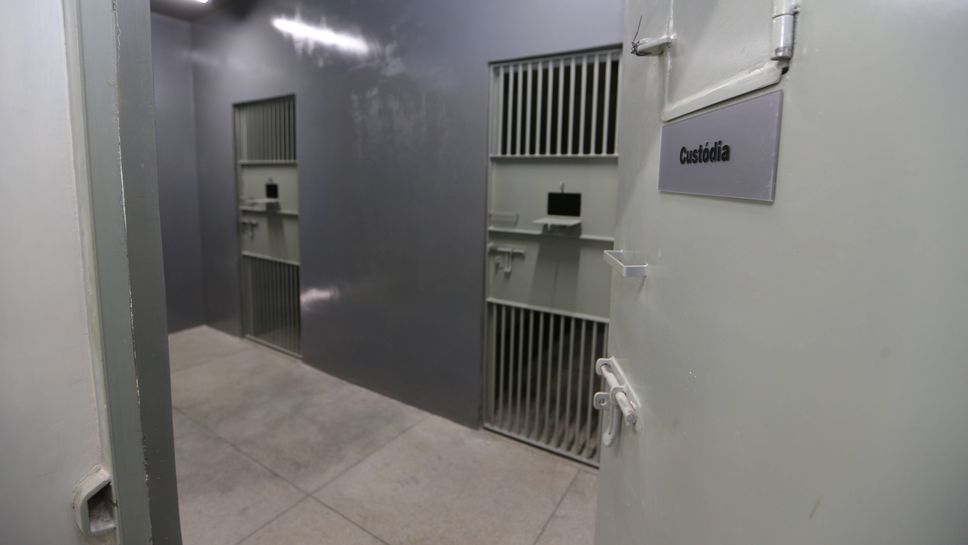 Преместиха Робиньо в друг затвор