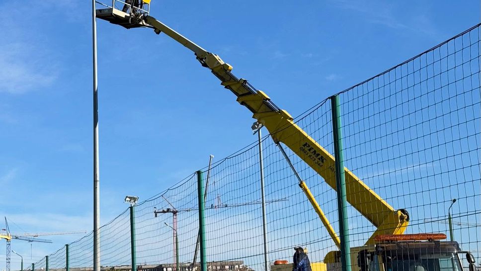 Всички тренировъчни терени на базата на Ботев вече са с осветление