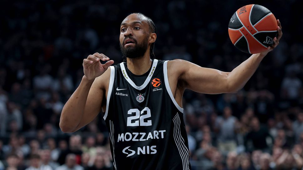 Известен коментатор твърди, че Джабари Паркър е имал друга опция след Партизан, агентът му е спрял всичко