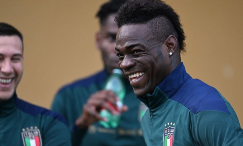 Пак се прочу! Балотели мъртво пиян, търкаля се по улицата ВИДЕО